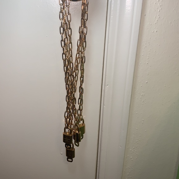 Louis Vuitton Lock & Key Necklace - Picture 4 of 7